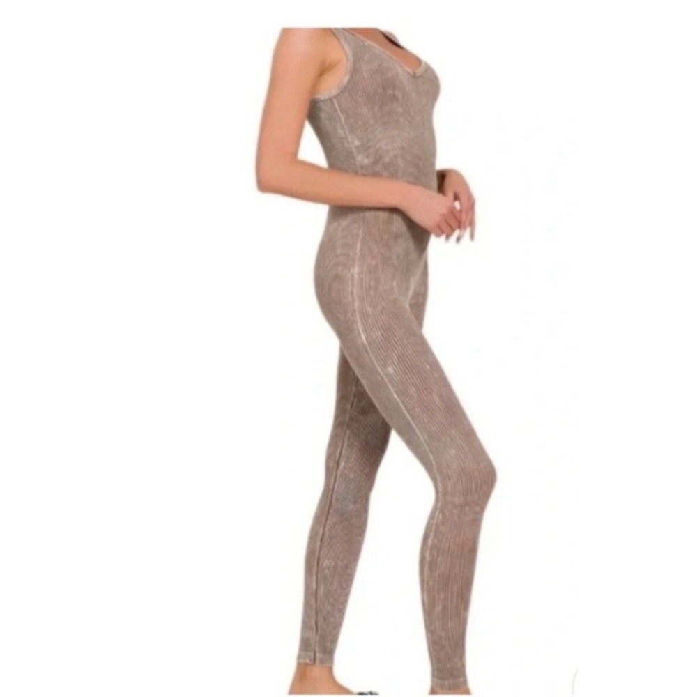 Zenana Ribbed Acid Wash Jumpsuit Romper Taupe Brown Size‎ S/M Lounge One Piece
